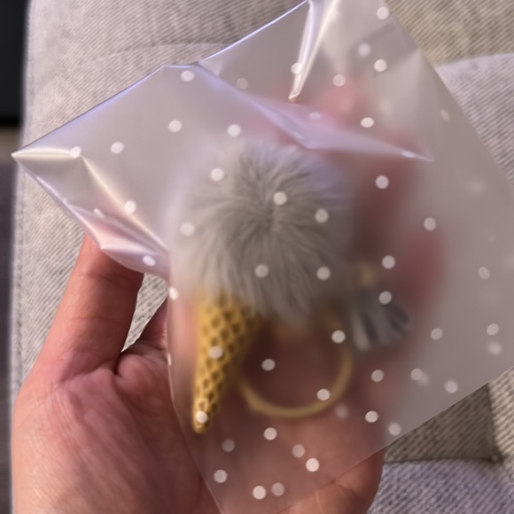 NEW Lavender ice cream keychain bag pendant - Picture 2 of 2